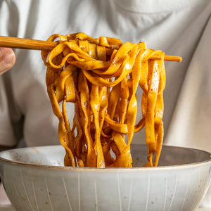 Momofuku Tingly Chili Wavy Ramen Noodles by David Chang, 5 Servings, Authentic Spicy Ramen Soup, Asian Snacks